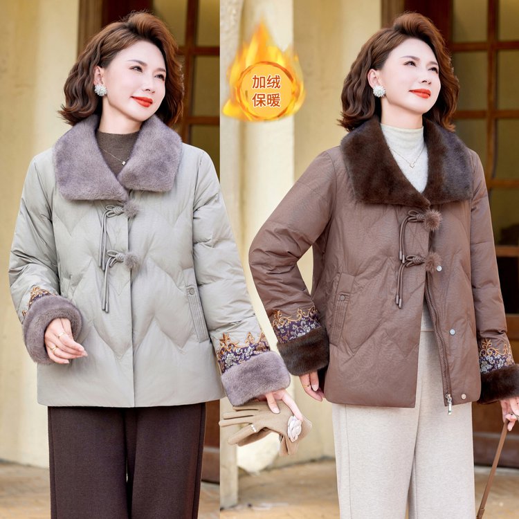 中老年女士冬季加绒保暖外套大码棉服宽松毛领设计显瘦百搭款 XL 卡其色