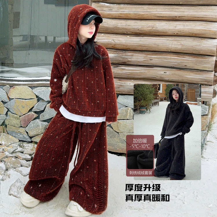 麦咖&Mk-TZ161男女童刺绣绒绒套装