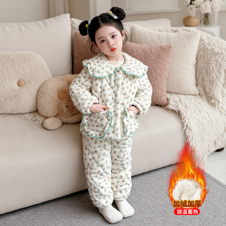 小核桃&A2518-1法兰绒三层夹棉碎花口袋套装