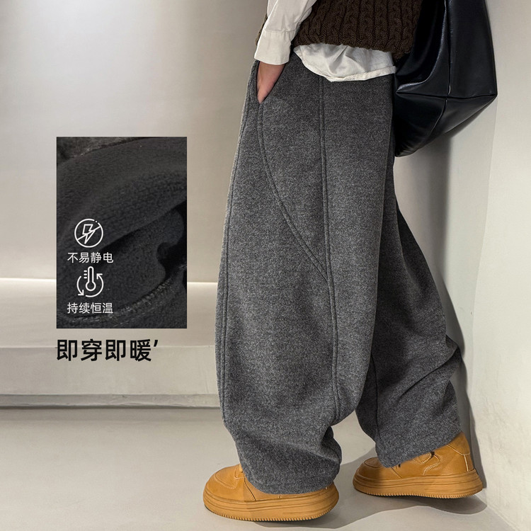 金多多&LBDK8977黑灰褶皱拼接加绒运动裤